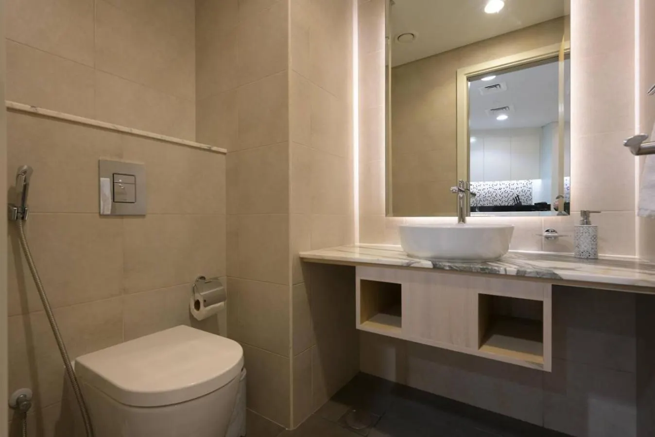 Stunning Apt In Prime Location 5 Star Amenities Dubai