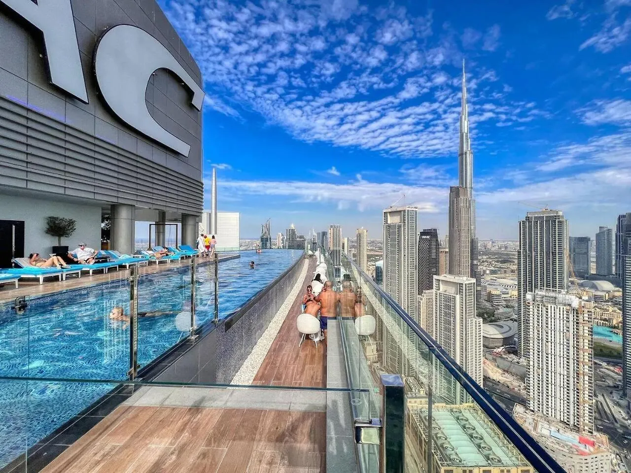 Stunning Apt In Prime Location 5 Star Amenities Dubai Apartment
