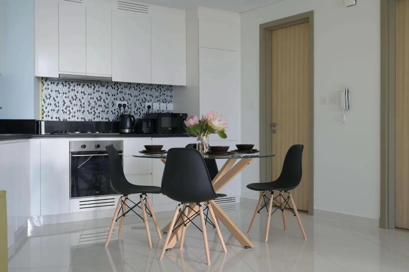 Stunning Apt In Prime Location 5 Star Amenities Dubai