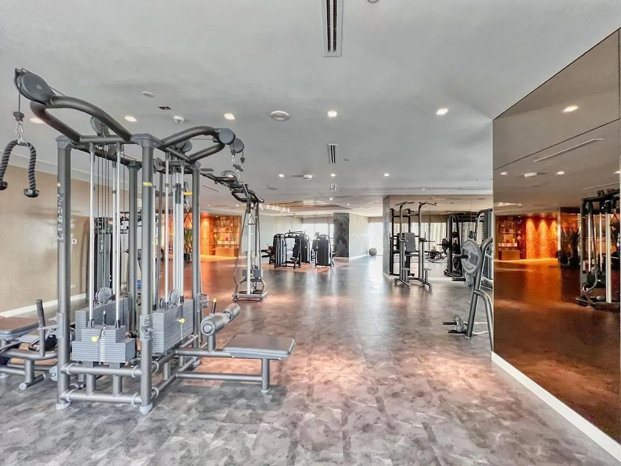 Stunning Apt In Prime Location 5 Star Amenities Dubai